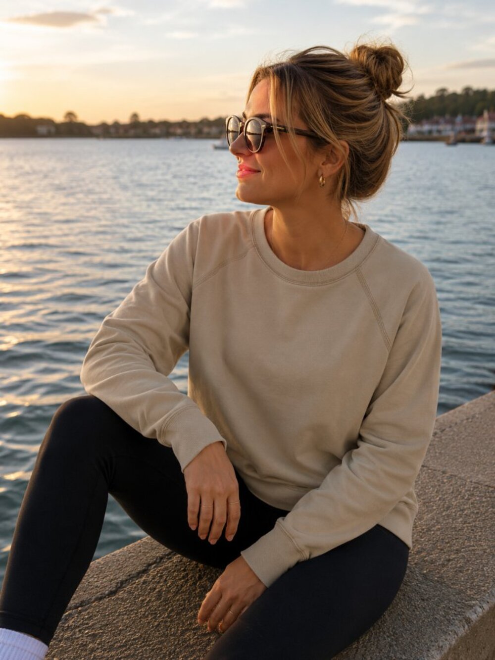 Beachy Sporty Streetwear Buttery Soft Tan Kirundo Crewneck Sweatshirt Size MED.